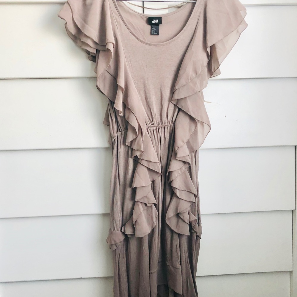 Fun Flattering Fit Ruffled H&M Dress